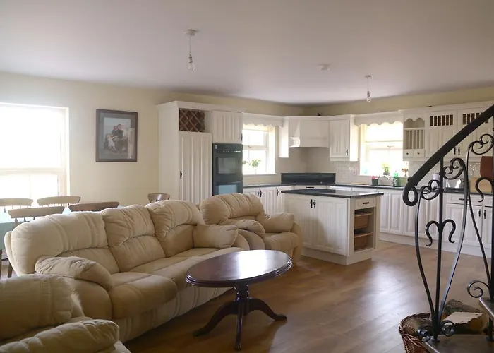 The Gate Lodge Cannaway House Мэкрум